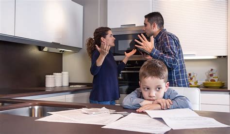 Cómo superar situaciones financieras en familia Kondinero