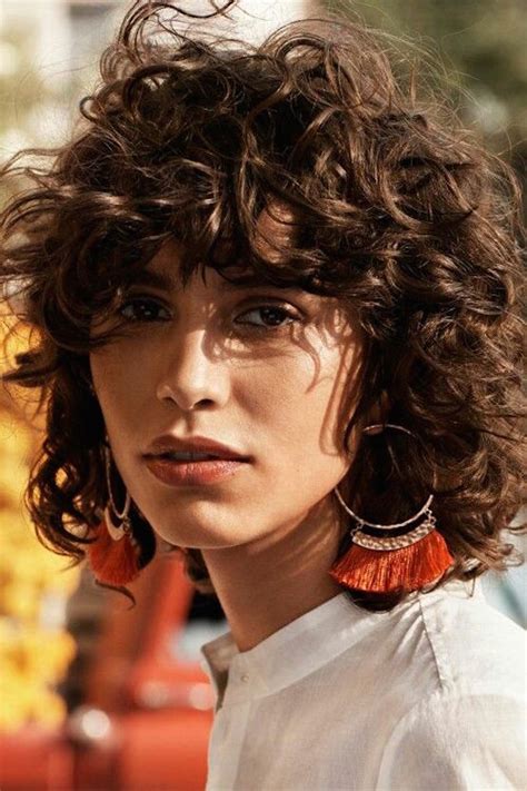 25 Best Curly Hairstyles With Bangs Feed Inspiration