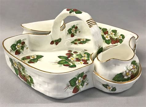 Vintage Hammersley English Bone China Strawberry Basket Cynthia