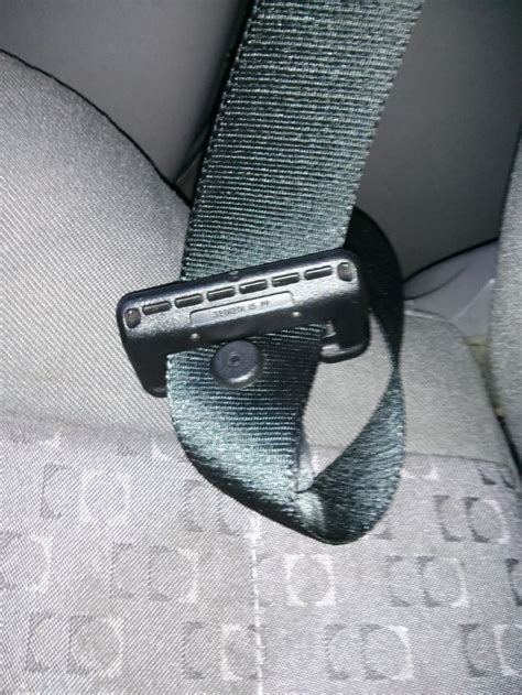 What Is The Button On Seat Belt To Hold Up Buckle Focus Fanatics Forum