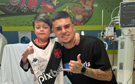 Gui Faz Homenagem Ao Vasco Veja V Deo Lance