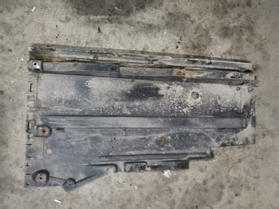 Osłona klapy bagażnika Audi A5 8W8 Spb 8W8827569A 6793465781