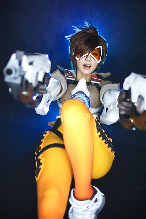 Oh Man This Overwatch Cosplay Overwatch Cosplay Tracer Cosplay