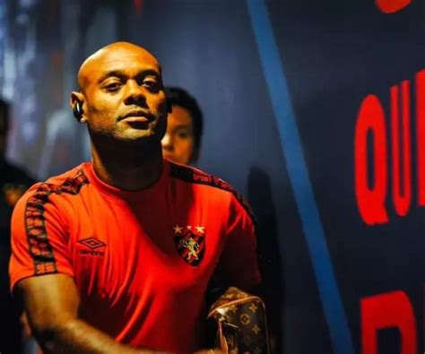 Not Cias Vagner Love Hostilizado Pela Torcida Do S O Paulo E