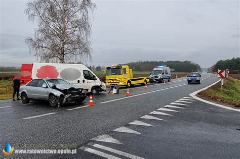 Zderzenie Audi I Dostawczego Fiata Na Dk Na Wysoko Ci Miejscowo Ci