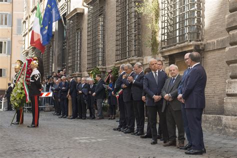 Il Presidente Della Repubblica Ha Deposto Una Corona Di Fiori In Via