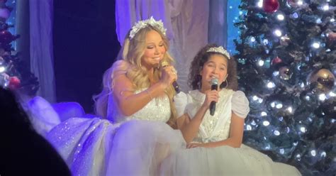 Watch Mariah Carey's Daughter Singing “Away in a Manger”