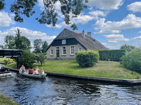 Giethoorn A Village With No Vehicles Netherland Travel