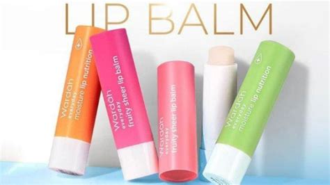 7 Rekomendasi Lip Balm Ini Ampuh Rawat Bibir Kering Dan Mengelupas Agar