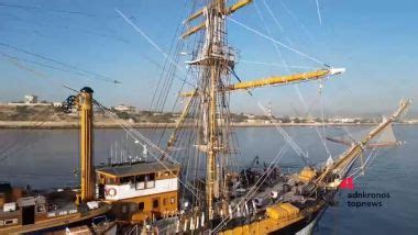 Tour Mondiale Amerigo Vespucci Lo Storico Veliero E Nave Scuola Arriva