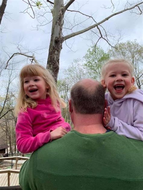 Dad Recreates Special Photo With Twin Daughters Every Year Viral News