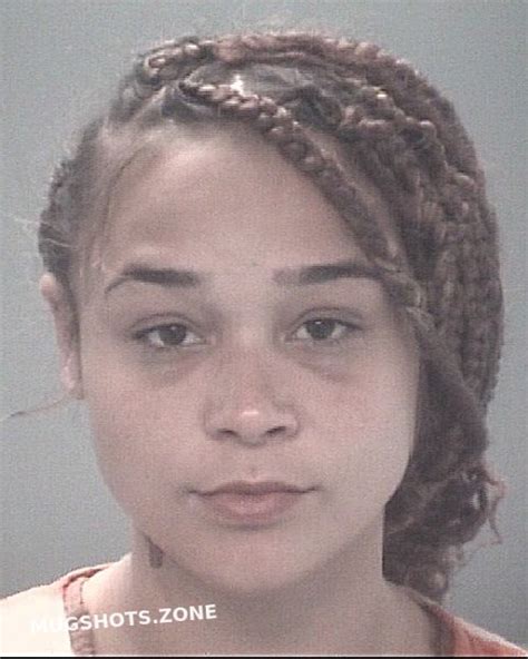 PEREZ SELENA MARIE 04 07 2022 Pasco County Mugshots Zone