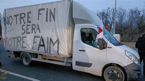 Las Protestas De Los Agricultores Paralizan Francia Y Se Extienden Por Europa World Socialist