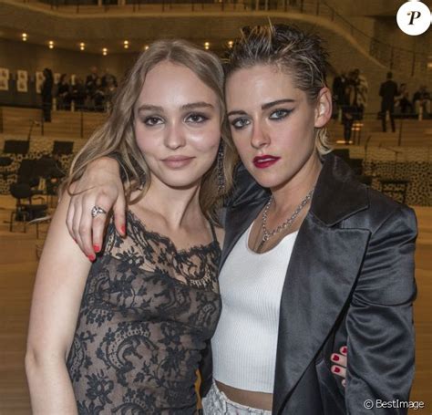 Lily Rose Depp Kaia Gerber R Unies Par Chanel Pour Un D Fil