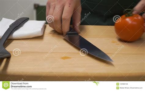 Tomates De La Rebanada Por La Mitad Clip El Cocinar Comida Y Concepto