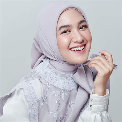 Inspirasi Riasan Natural Ala Cut Syifa Dengan Hijab