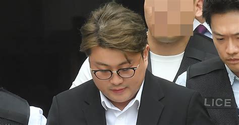 영장실질심사 후 고개 떨군 김호중 포토엔hd