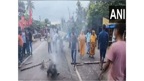 Violence In Bengals Nandigram One Dead Bjp Workers Block Roads