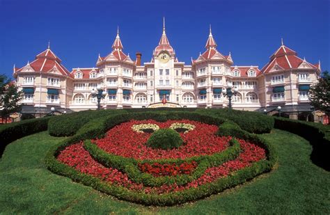 Disneyland® Hotel © Disney - Greatdays Group Travel