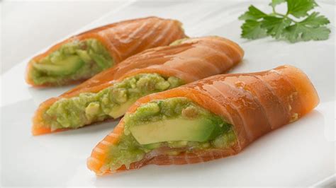 Rollitos De Salm N Ahumado Y Aguacate Receta De Karlos Argui Ano En