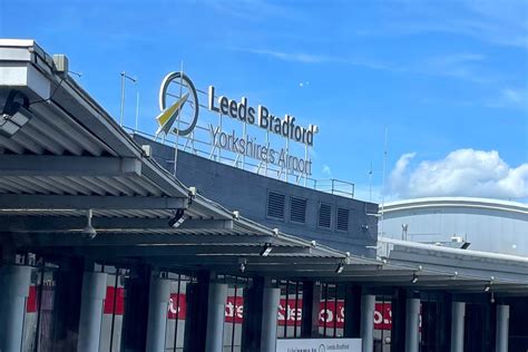 Leeds Bradford International Airport Lba White House Ln Leeds