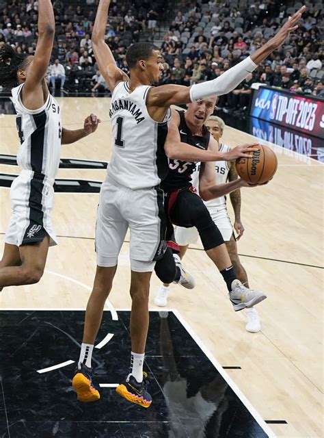 Wembanyama scores 23 in Spurs' 120-104 victory over Heat