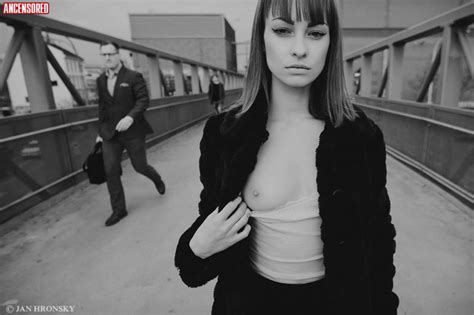 Naked Zu Zakova Added By Covfefe