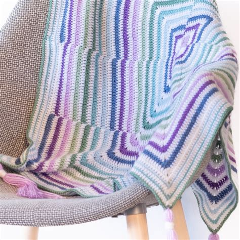 Haakpatroon Yarn And Colors Amazing Staggered Stripes Blanket Wolplein Nl