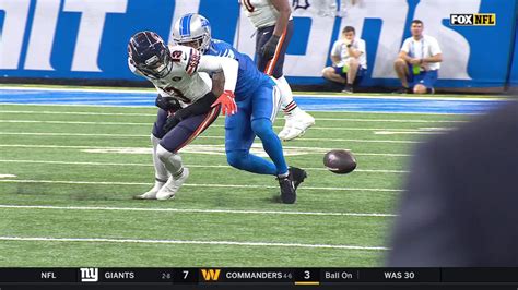 Detroit Lions linebacker Alex Anzalone comes up with ball following ...