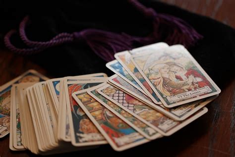 Tarot O Que Tipos De Tiragens Significados Das Cartas E Mais Hot Sex