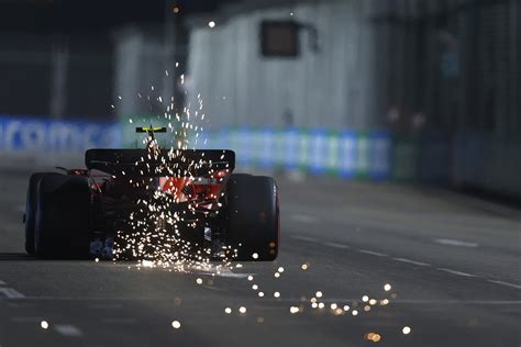 F1 Ferrari Punta A Una Sosta Mercedes A Due Partenza Cruciale