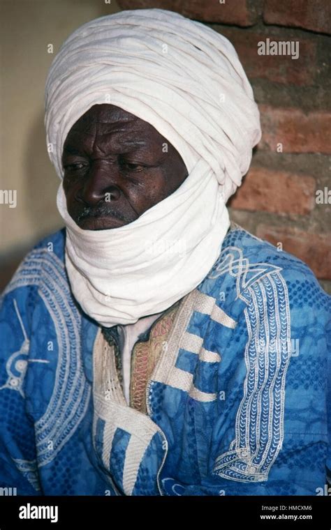 White Turban Hi Res Stock Photography And Images Alamy