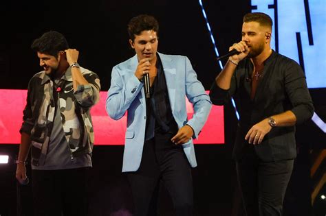 Vídeo Zé Neto dupla de Cristiano cai de palco após gravação de