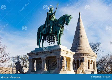 St Stephen of Hungary Statue Stock Photo - Image of capital, destinations: 115859354