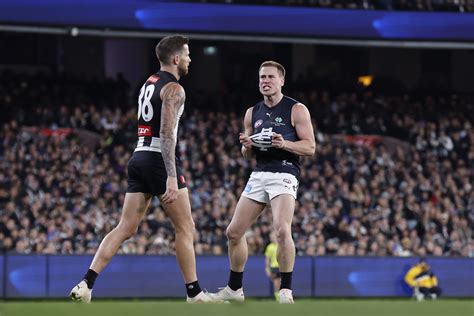 AFL news 2023: Carlton stuns rivals and ladder-leaders Collingwood with a 17-point win at the ...