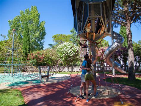 Yelloh Village La Petite Camargue à AIGUES MORTES Gard Via Camping