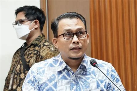 KPK Periksa Petinggi Dua Perusahaan Terkait Korupsi Truk Angkut Di