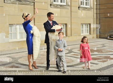 Le Prince H Ritier Frederik Et La Princesse Couronne Mary Du Danemark