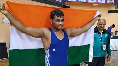 Wrestling Deepak Punia Becomes India S St Junior Wrestling World