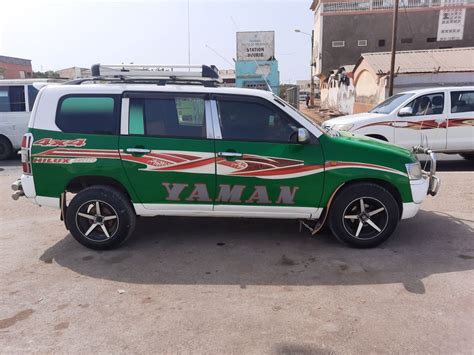 Taxi Toyota Probox 2012 à Djibouti