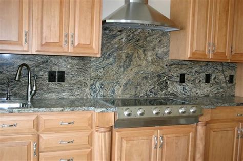 How to Choose the Right Backsplash for Your Granite Kitchen Counters