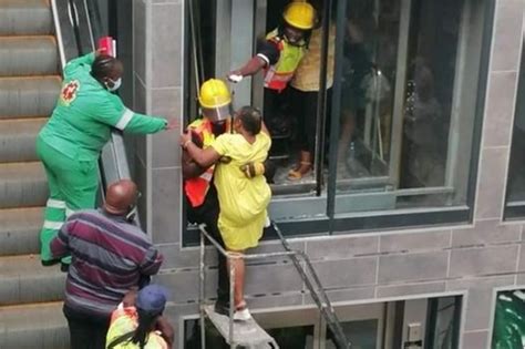 Pics Group Of Women Stuck In A Lift For Two Hours Due To Load Shedding