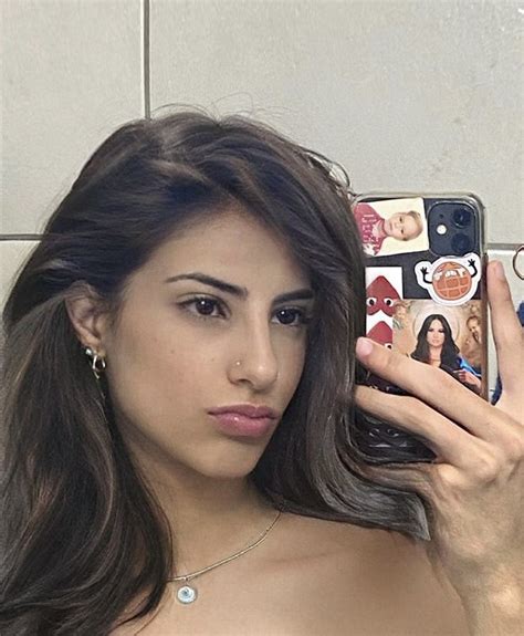 Kauã 🌺 On Twitter Era Dentro Dms Mds Ia Ser A Mais Ninfeta Do Mundo