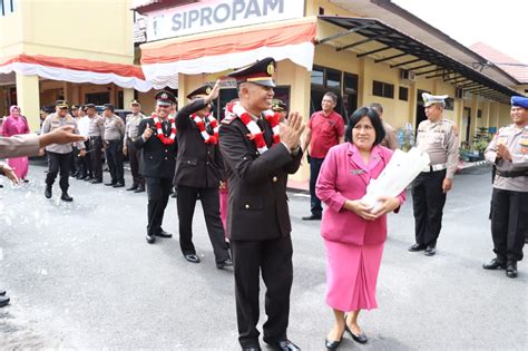 Polres Tanjung Balai Gelar Upacara Pedang Pora Penghargaan Kepada