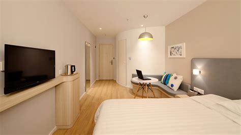 Gatwick Hotels & Parking | Book Online Today | I Love