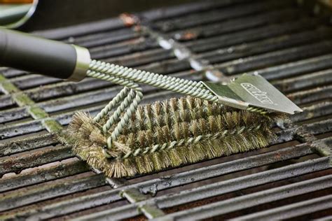 The 7 Best Grill Brushes For 2024 According To Experts