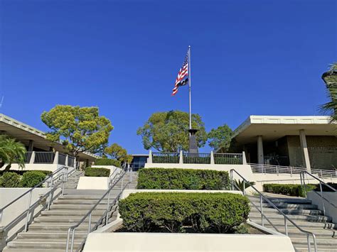 La Mirada City Hall - Discover La Mirada California