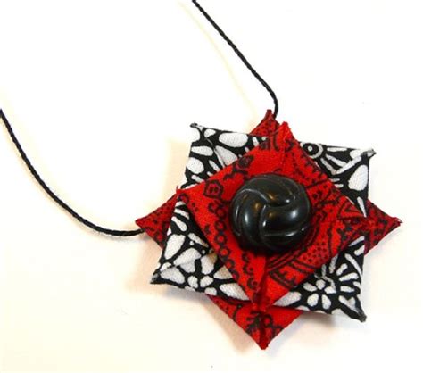 How To Make Fabric Jewelry Using Your Scraps