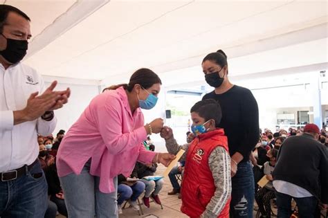 Becas Adelante beneficia a 12 mil estudiantes de San Juan del Río