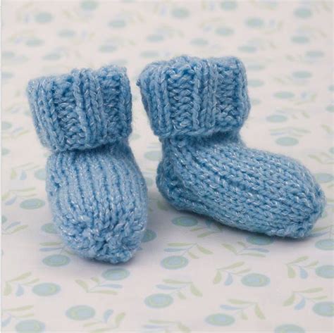 Shimmery Simple Knit Baby Booties | AllFreeKnitting.com